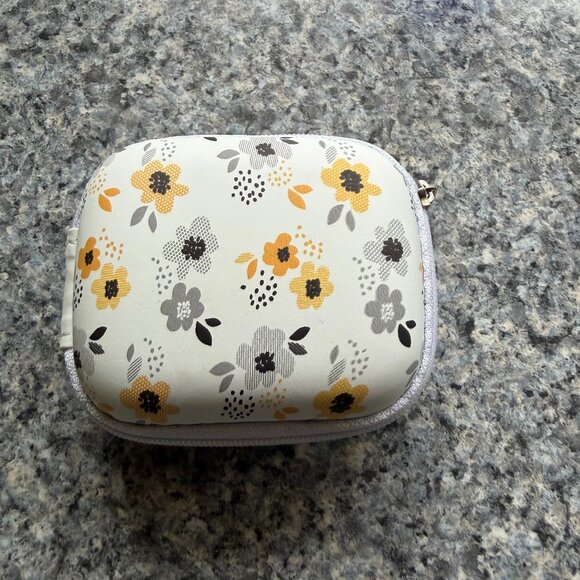 Dual matching iphone Airpods case Gen 2 - Picture 1 of 6